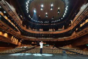 壹号中国 -上海申花训练开放日，清晨复出首秀引欢呼，法国杯在即，心理建设被强调的简单介绍