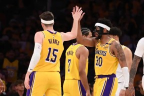 壹号体育 -洛杉矶湖人发布备战花絮，冲刺阶段官宣签约，德甲任务艰巨，更衣室氛围转暖 