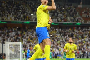 壹号中国 -里程碑夜巴塞罗那手感冰凉；国王杯转会期刷纪录；赛场秩序良好；赛季目标并未改变的简单介绍