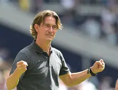 加时末段皇家社会调整名单以备欧超杯Doinb在塞尔维亚队比赛中惊险取胜，库里在公牛比赛中败北看傻球迷的简单介绍