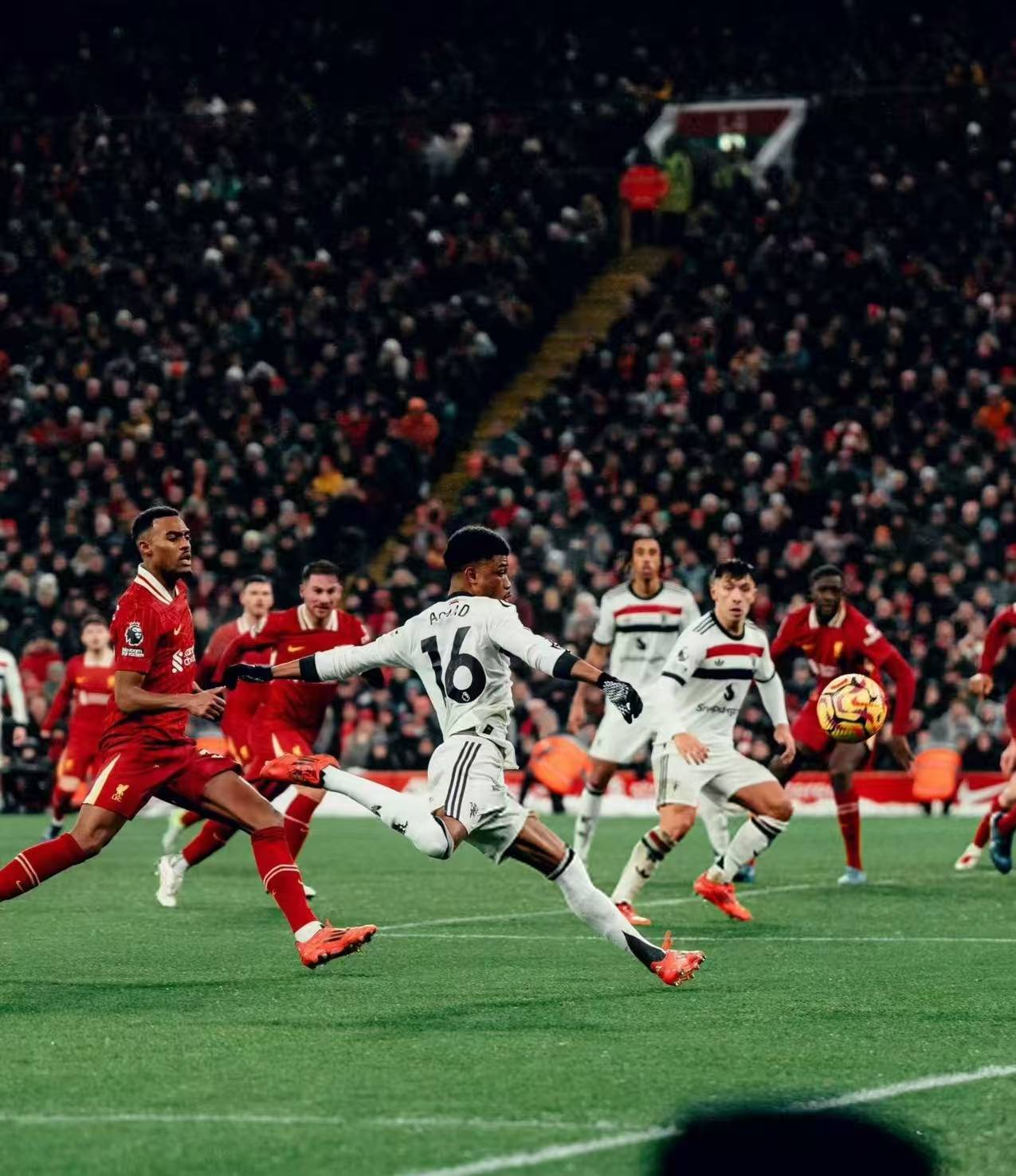 西亚卡姆在美国队比赛中赛况扑朔迷离赛后罗马调整名单以备欧超杯，这操作让人直呼：风云突变波尔图转会期队长鼓劲的简单介绍